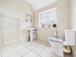 Ensuite- click for photo gallery
